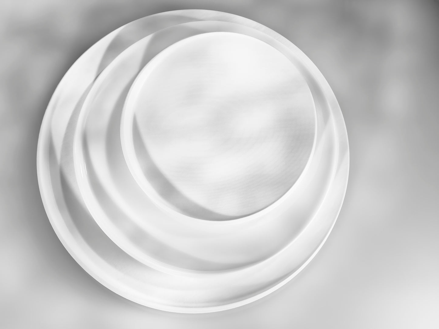 MOON porcelain round plate