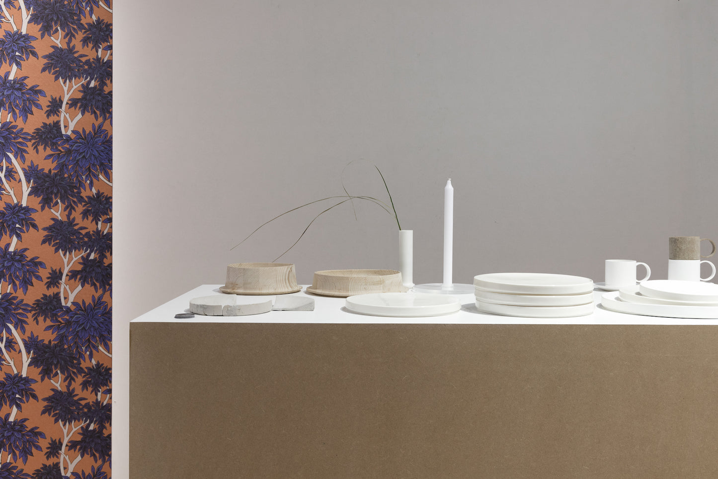 MOON stoneware round plates